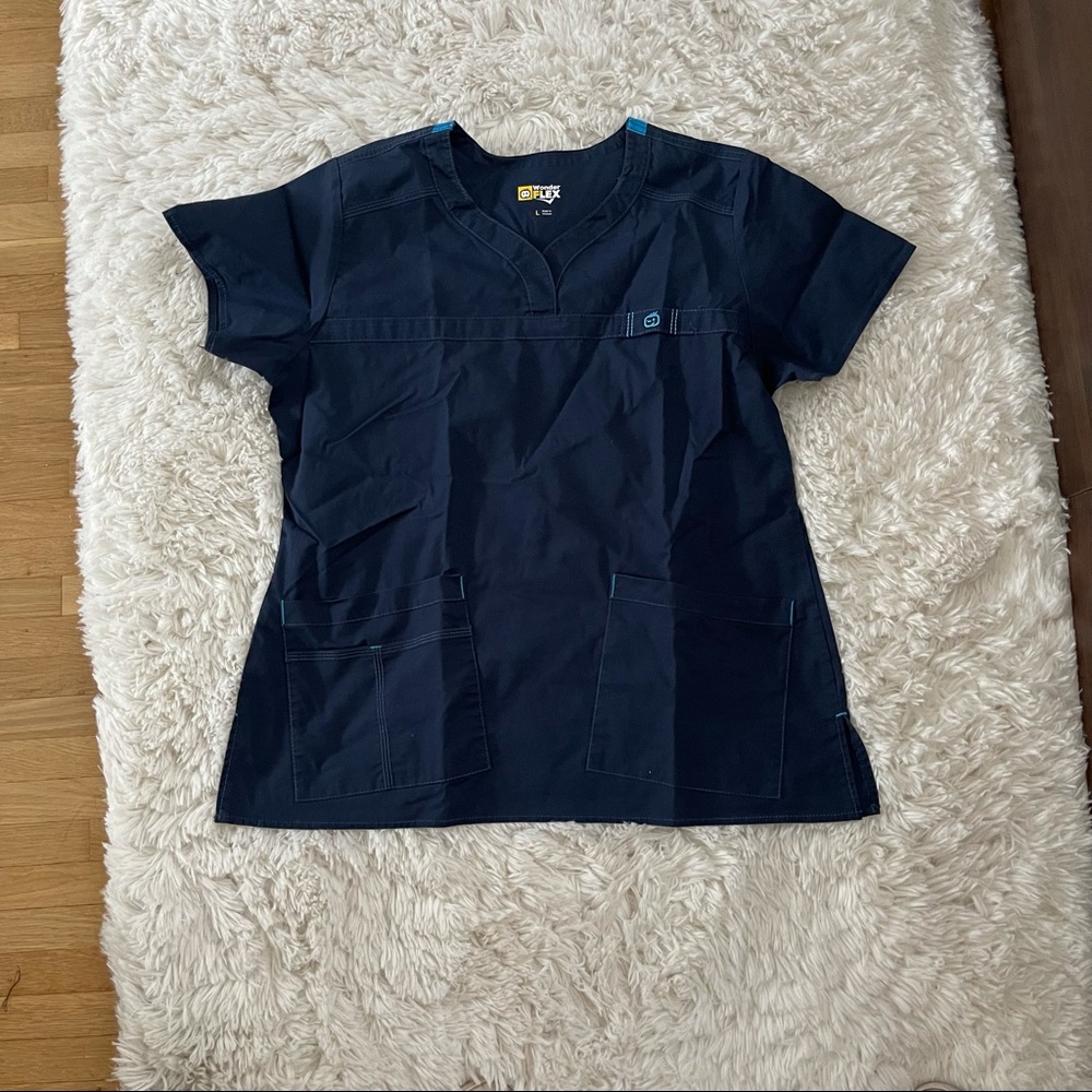 Wonder flex wonder wink  scrub top